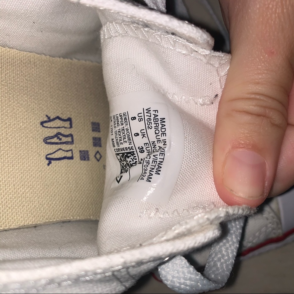 Converse - Picture 3 of 8